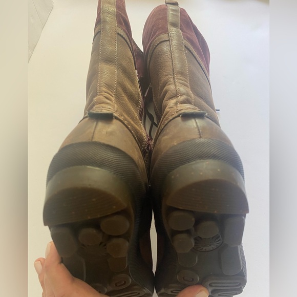 UGG Belcloud tall waterproof leather boots size 10 pristine condition - Picture 3 of 16